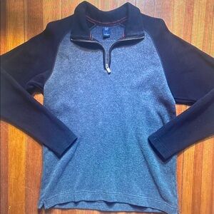 Gap Men's Gray and Black Sweater